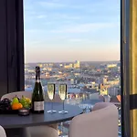 Urban Global Skyline - 22th Floor No 23 - Free Garage - Luxury
