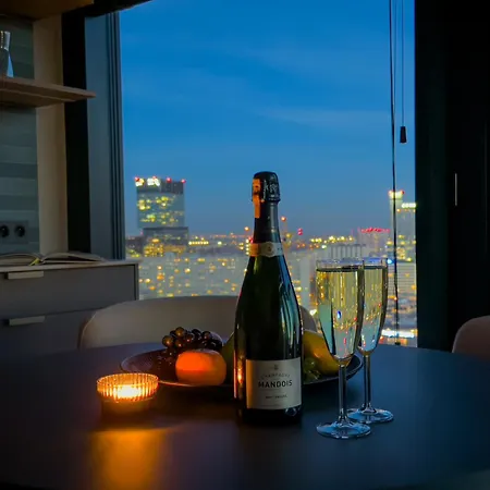 Urban Global Skyline - 22nd Floor No 23 - Free Garage - Luxury