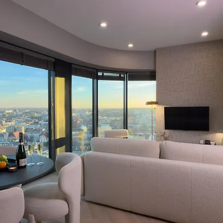 Urban Global Skyline - 22nd Floor No 23 - Free Garage - Luxury