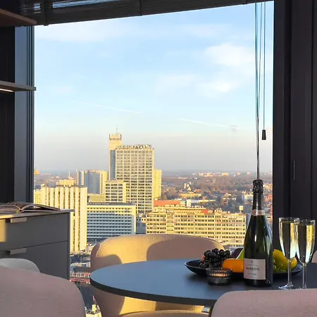 Urban Global Skyline - 22nd Floor No 23 - Free Garage - Luxury *