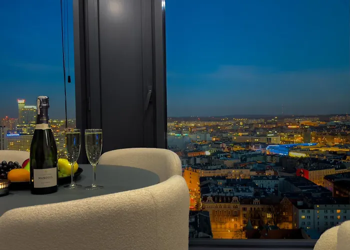 Urban Luxury Skyline Global, 22th Floor No 23 , Free Garage, Self Check-in * קטוביץ