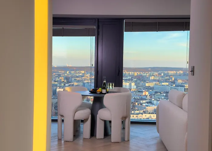 Urban Luxury Skyline Global, 22th Floor No 23 , Free Garage, Self Check-in * קטוביץ