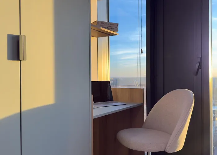 Urban Luxury Skyline Global, 22th Floor No 23 , Free Garage, Self Check-in דירה