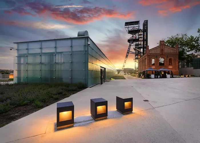 Urban Luxury Skyline Global, 22th Floor No 23 , Free Garage, Self Check-in דירה *